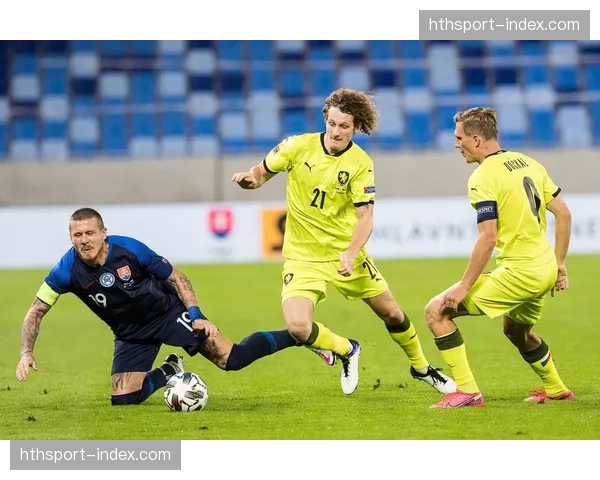 欧足联破例实施临时禁赛，反歧视态度从口号变行动