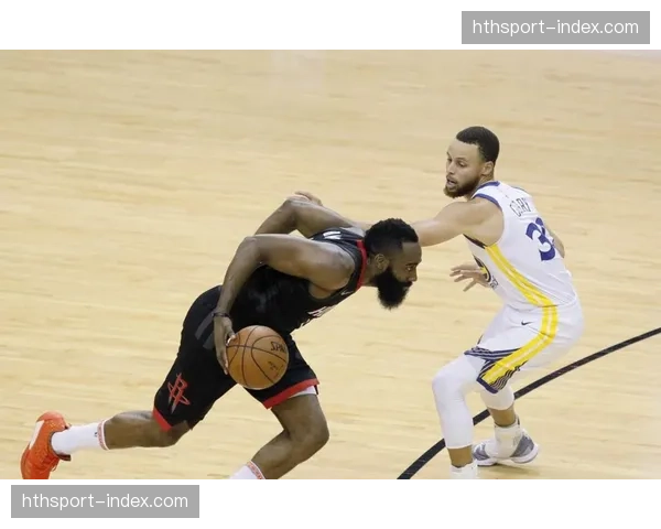 勇士三月防守效率跃居联盟第二，库里：归功于全员沟通