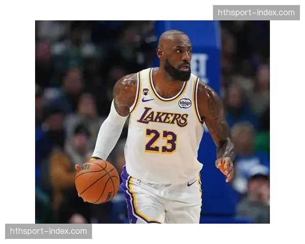 勒布朗·詹姆斯因脚踝酸痛将缺席最后两场常规赛，为季后赛蓄力